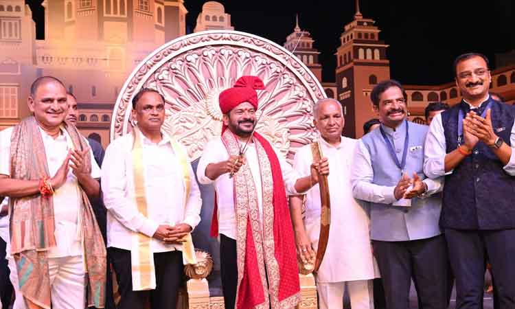 CM Revanth Reddy Urges Investment in Hyderabad’s International-Standard Future City